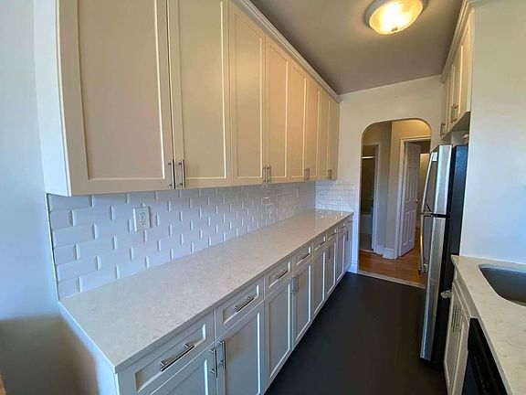 3rd image of 55 W 92nd St #6D8