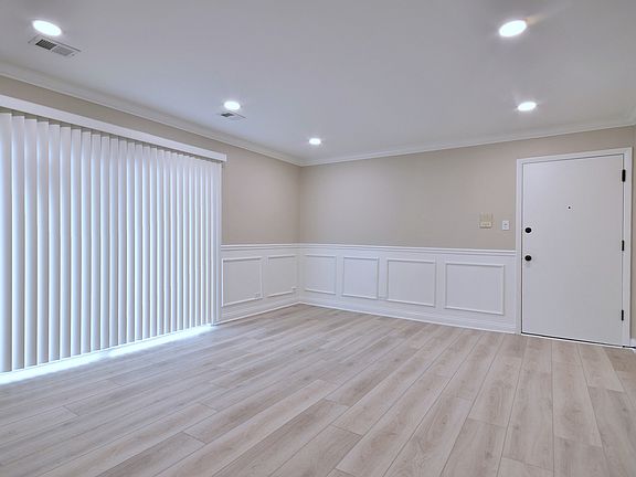 4th image of 4815 W 109th St #1103