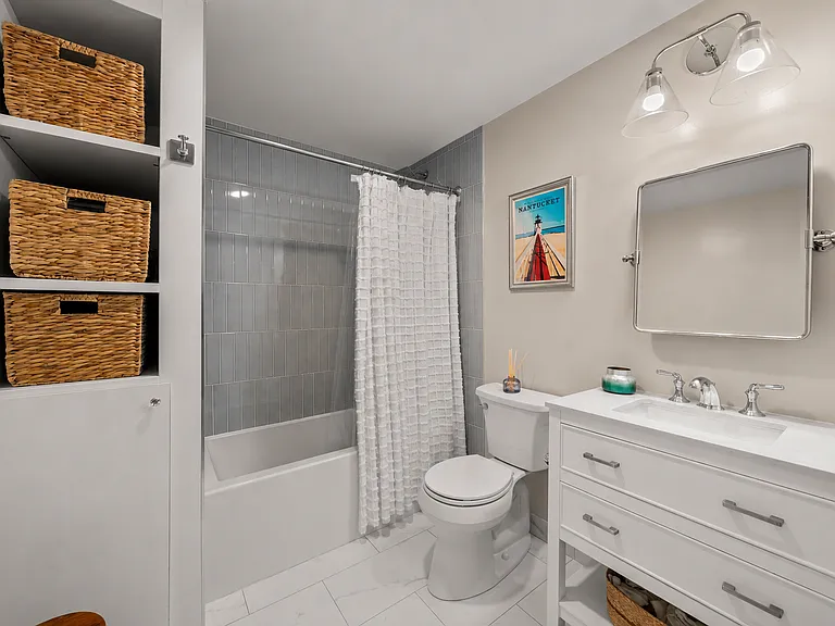 509 E 8th St #1 — Photo 13