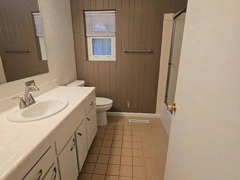 615 Beverly Way — Photo 6