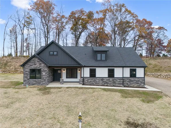 5010 Linwood Ct, Latrobe, PA 15650