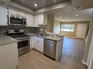 523 W 9th St, Upland, CA 91786