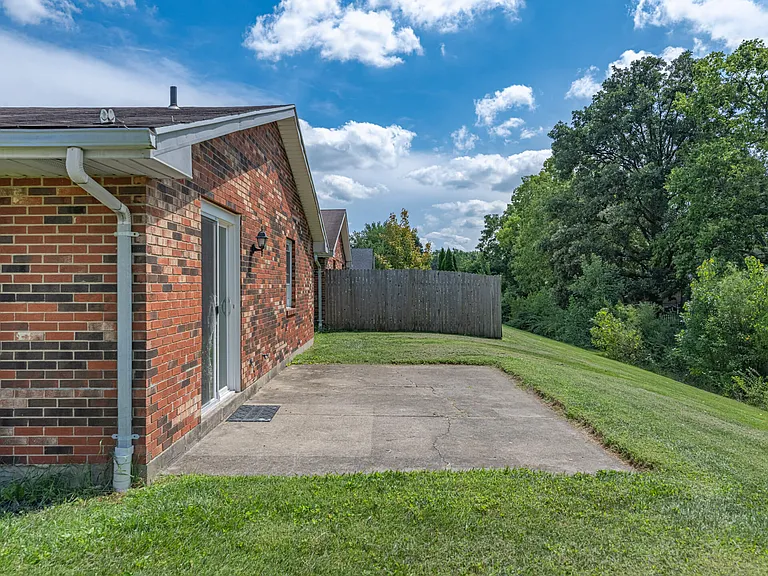 8717 Meadowcreek Dr — Photo 20