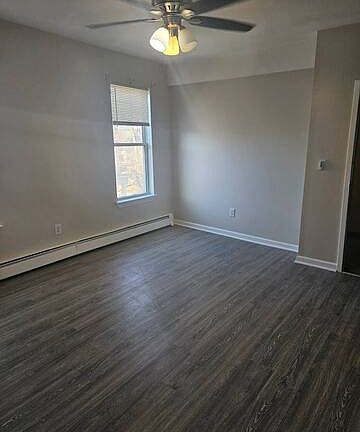 4th image of 638-640 Elm St #3R