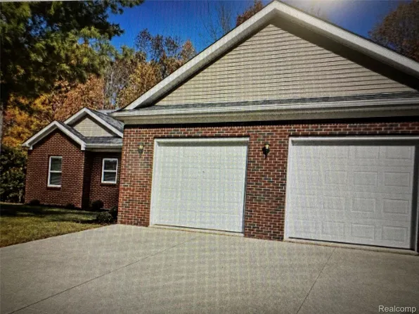 667 S Lake Pleasant Rd, Attica, MI 48412
