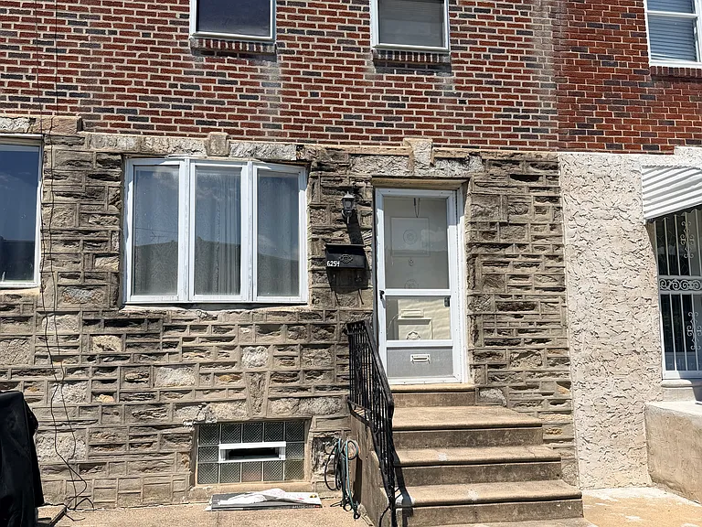 6254 Marsden St — Photo 1