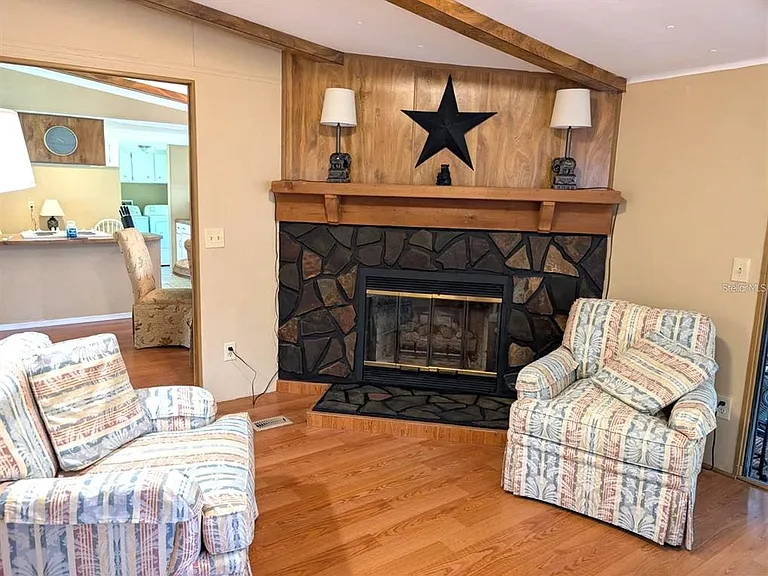 56314 Blue Creek Rd — Photo 9