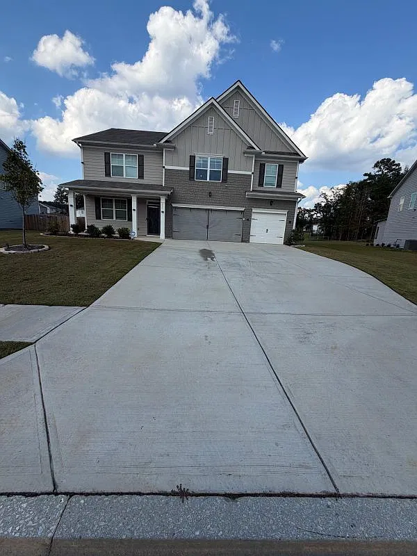 5 bed, 3.0 bath, 2804 sqft, $2,875 — Photo 1