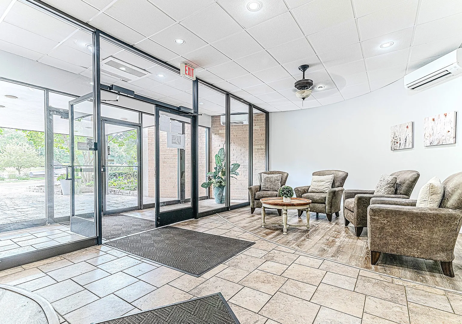2 bed, 1400 sqft, $2,500 — Photo 3