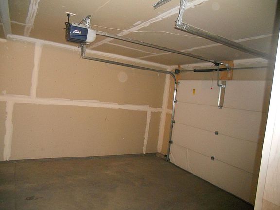 3rd image of 3512 Park Dr APT 1