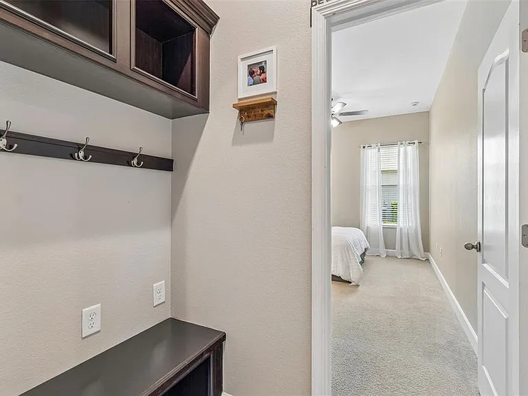 4123 Windcrest Dr — Photo 32