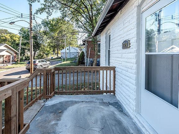 5th image of 2529 Leslie Ave