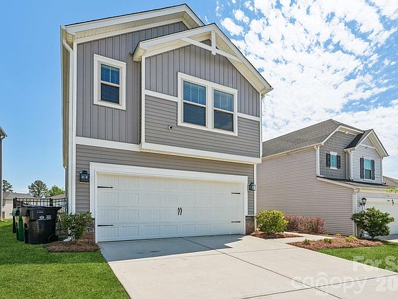 3rd image of 11912 Red Leaf Dr