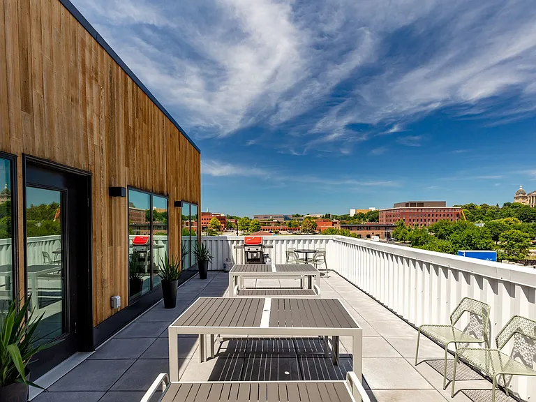 Rowat Lofts Apartments — Photo 45