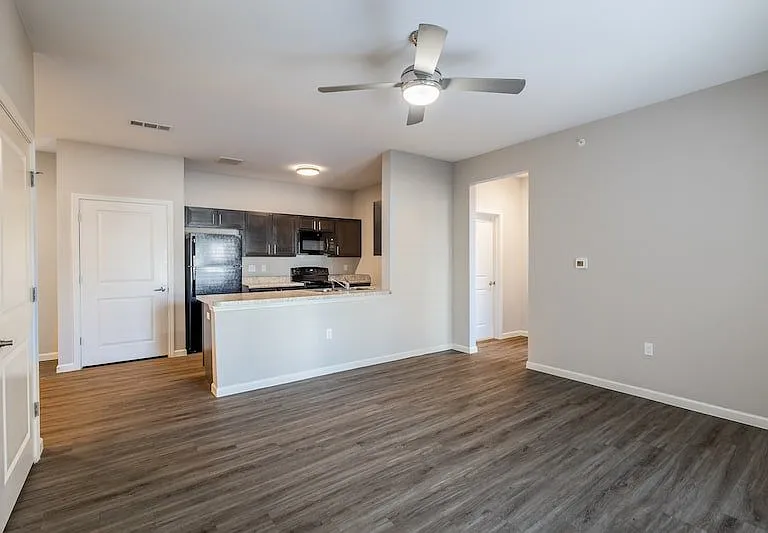 516 N Pierce St #516 — Photo 8