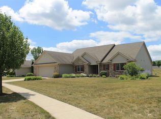 12733 Schooner Dr, Fort Wayne, IN 46845