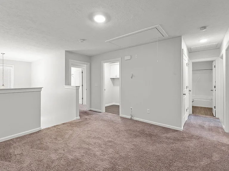 597 Vinings Dr — Photo 16