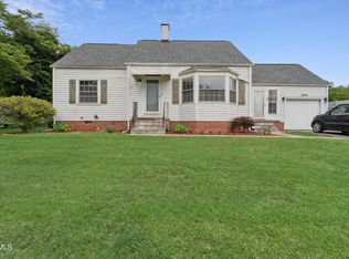 1006 Riverview Dr, Elizabethton, TN 37643