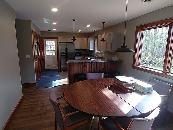 4th image of 216 Deer Fern Dr