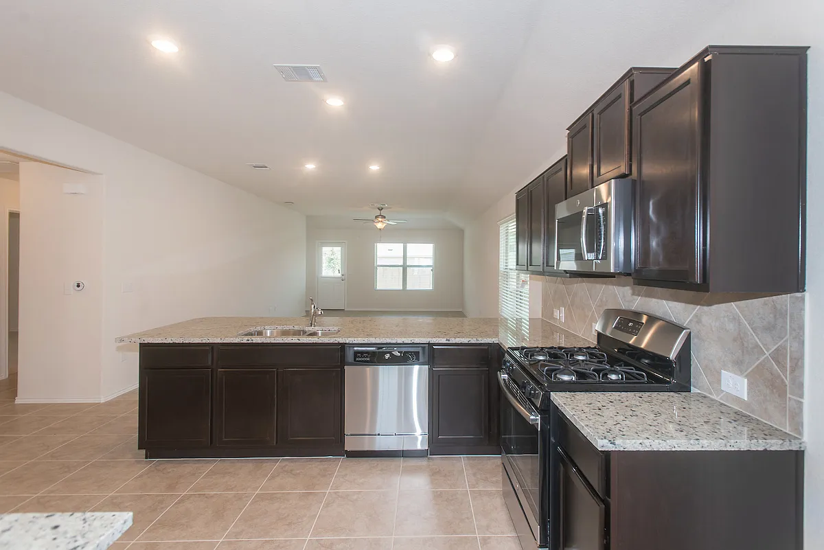 Updated Southeast Austin Single Story - Move In Ready! — Photo 3