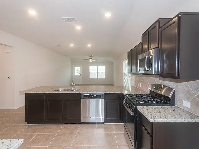 5717 Southerner Way — Photo 3