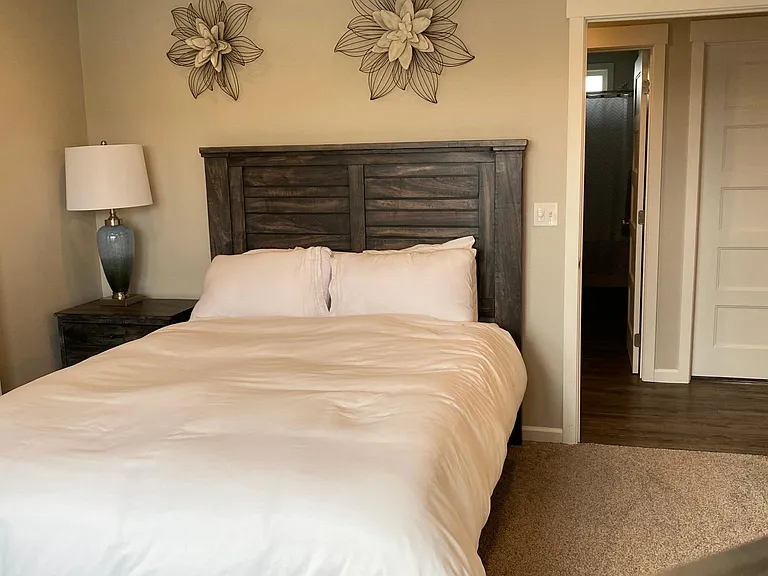 912 Indian Hills Dr — Photo 10
