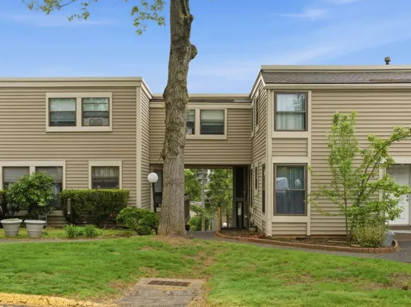 6 Stevens Place #6, Rocky Hill, CT 06067