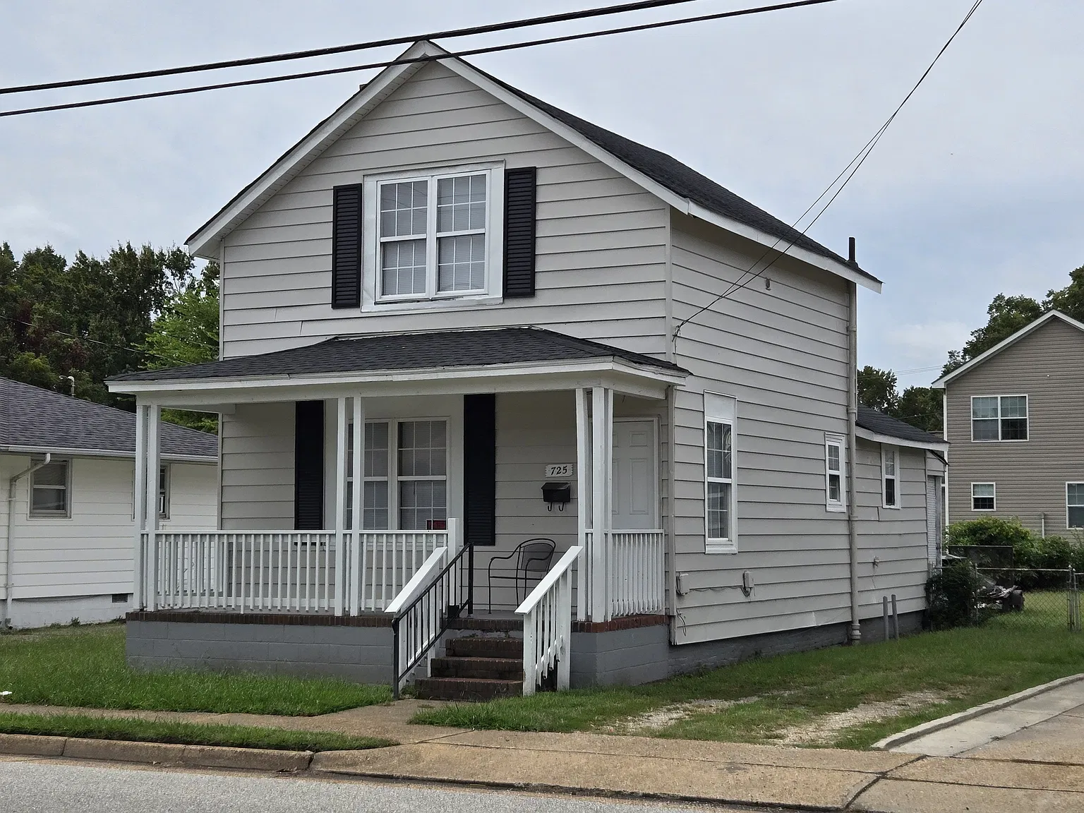 3 bed, 1.5 bath, 1198 sqft, $1,500 — Photo 1