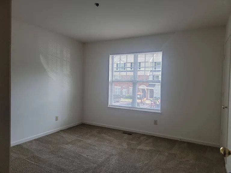 Hickory Hills East — Photo 38