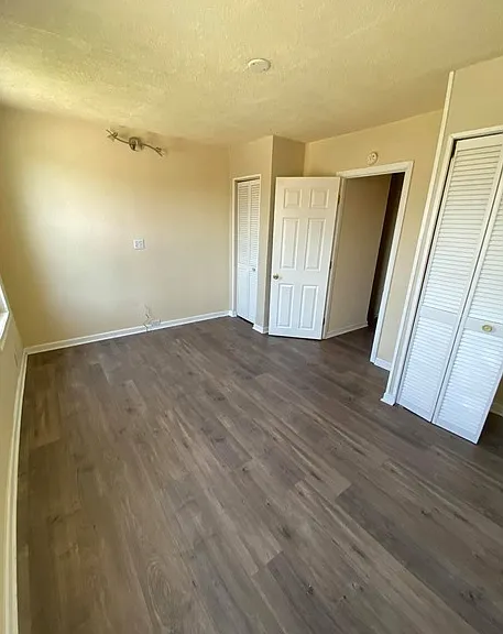 538 Maude Ave — Photo 3