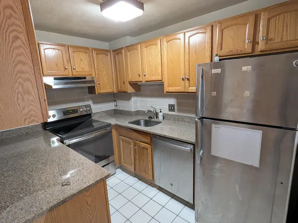 407 Broadway APT 1R, Somerville, MA 02145