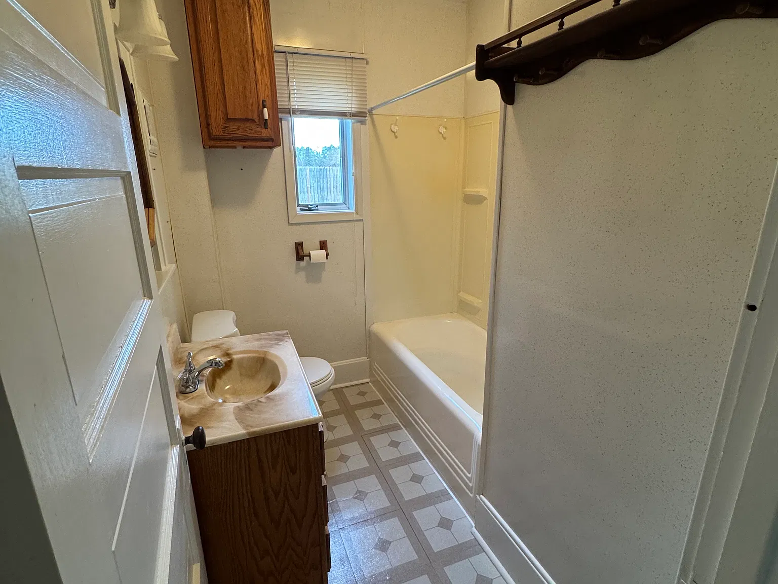 3 bed, $1,350 — Photo 4