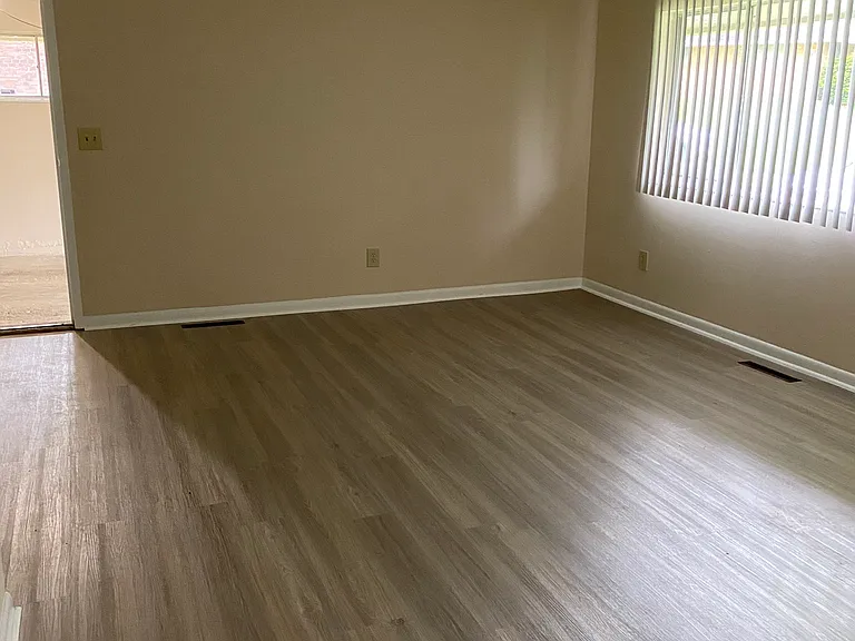 4508 Far Hills Ave — Photo 3
