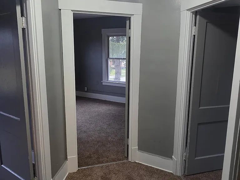 43 E Auburndale Ave — Photo 16