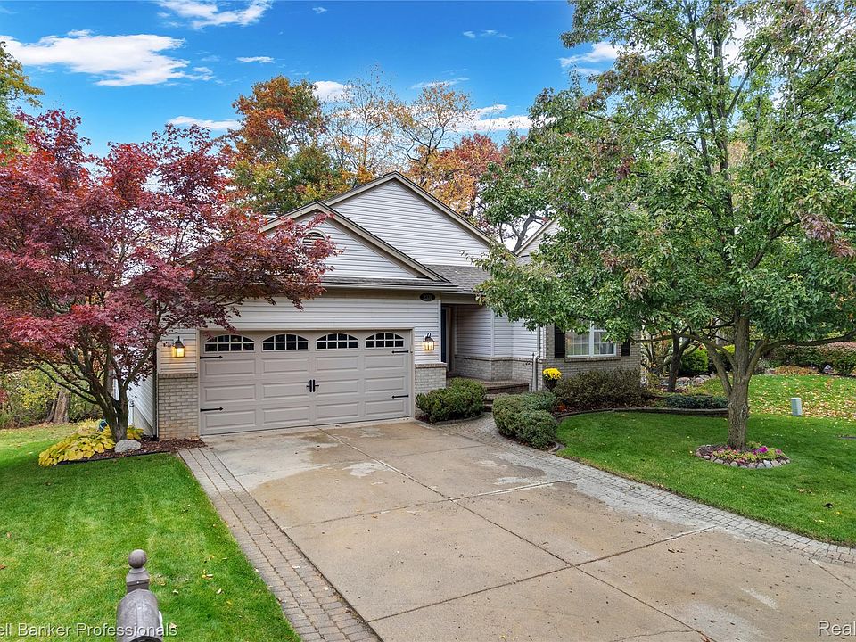 1st image of 2376 Forest Hills Dr