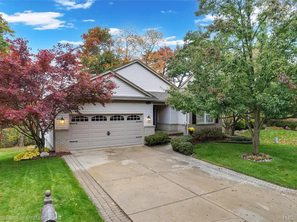 2376 Forest Hills Dr, Orion, MI 48359