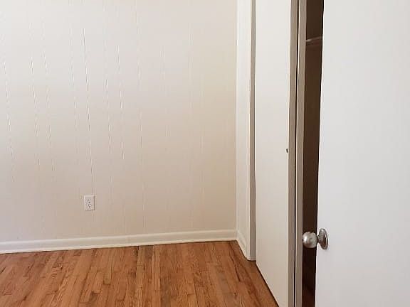2nd image of 911 E Rodgers Dr