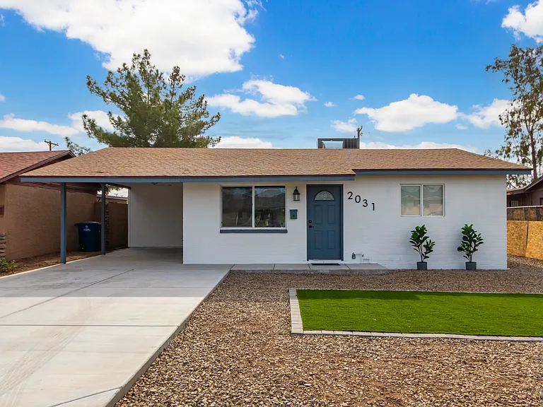 2031 E Orange St — Photo 2