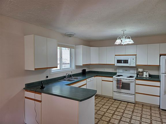 2nd image of 410 6th Ave