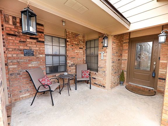 3rd image of 3831 Lyndale Dr