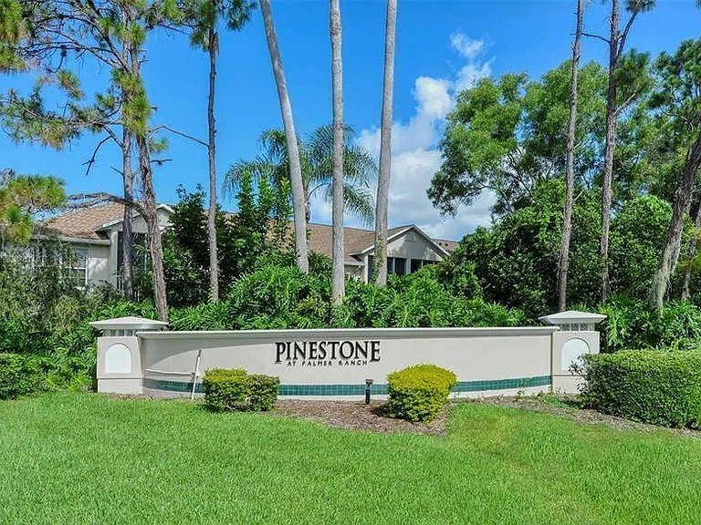 8389 Wingate Dr — Photo 1