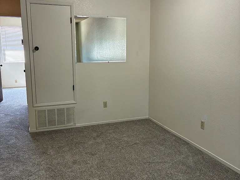 258 Aspen St #13 — Photo 4