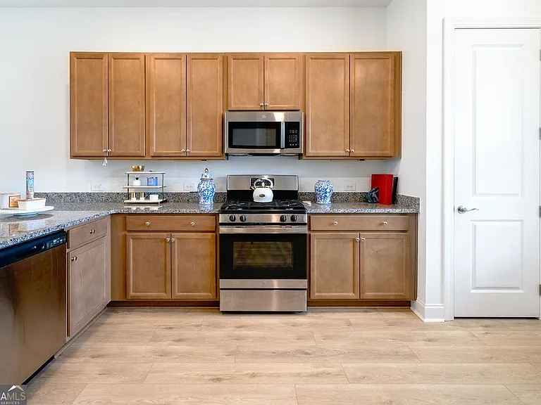 106 Club Cresswind Dr — Photo 4