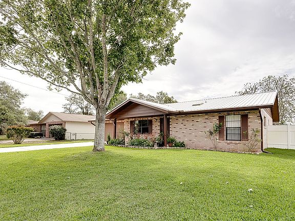 4th image of 684 Branch Dr