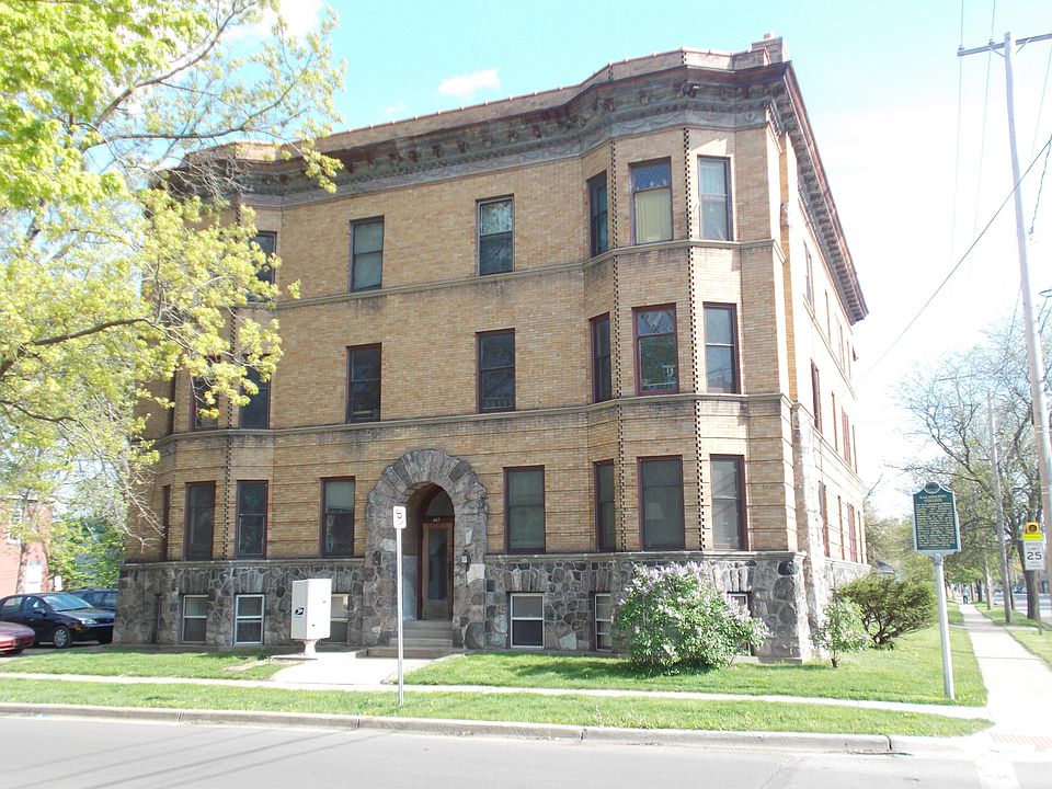 1st image of 447 W Walnut St