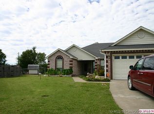 2121 W Walnut St, Collinsville, OK 74021