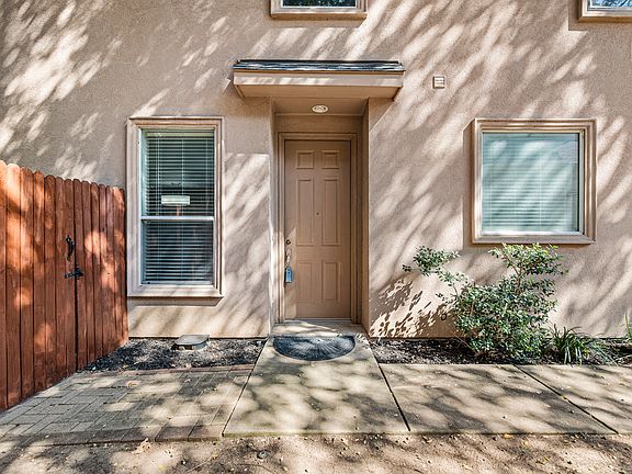 4th image of 609 Rosemead Dr