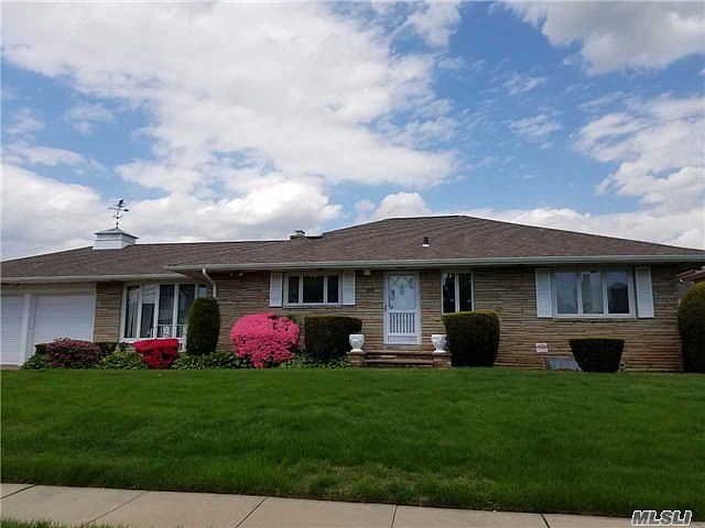 1st image of 108 Fairfield Ave