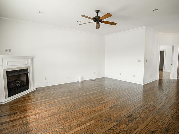 2nd image of 118 Edgewood Blvd