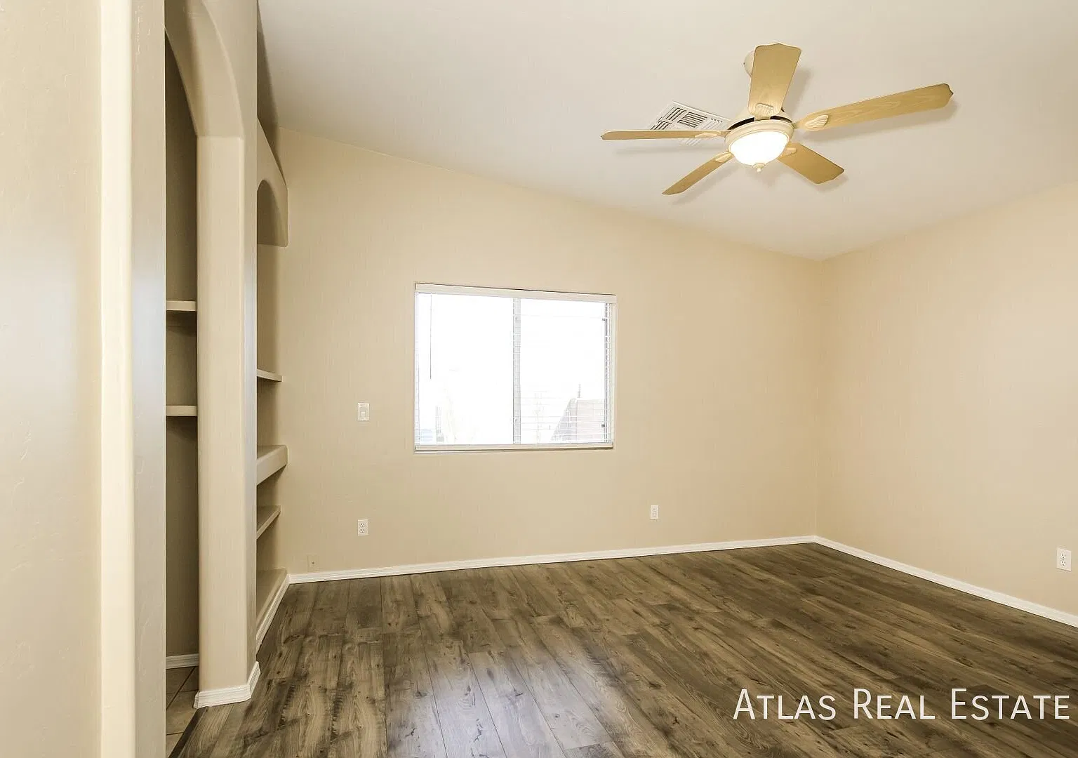 Beautiful 3 Bedroom Home- Available Now! — Photo 4